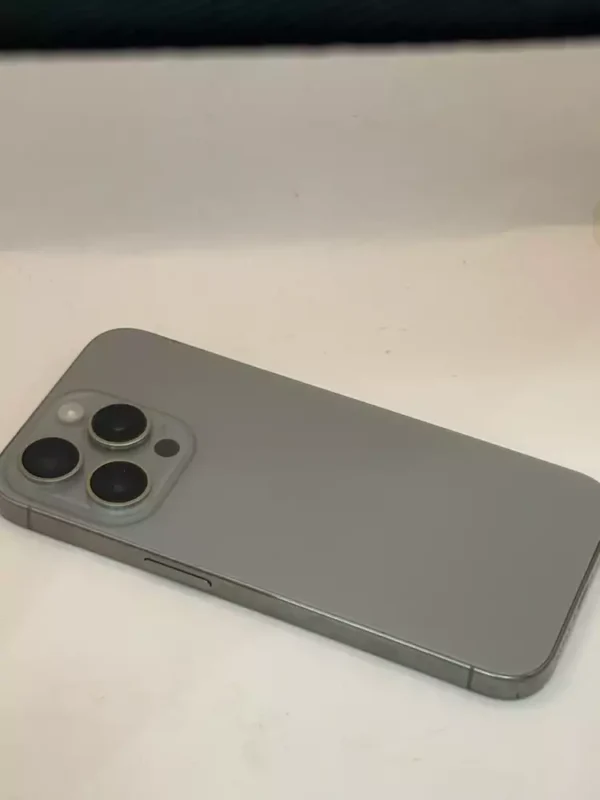 iPhone 15 Pro 128GB Titanium Gray