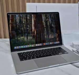 MacBook Air 15 inch