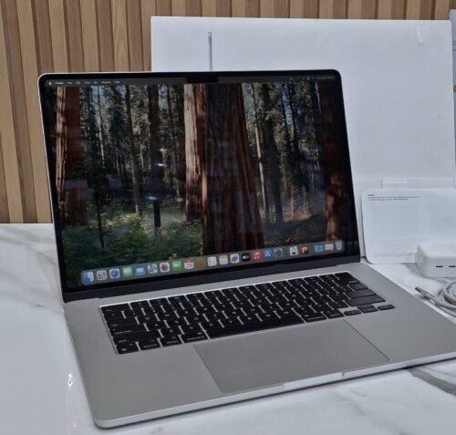 MacBook Air 15 inch