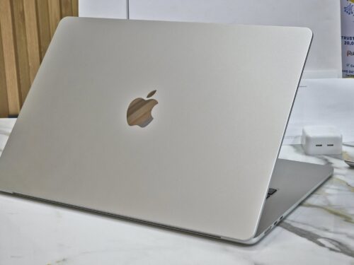 MacBook Air 15 inch