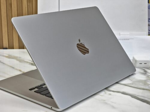 MacBook Air 15 inch