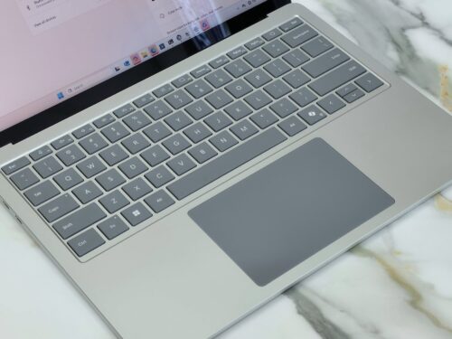 Microsoft Surface 7 (13 inch)